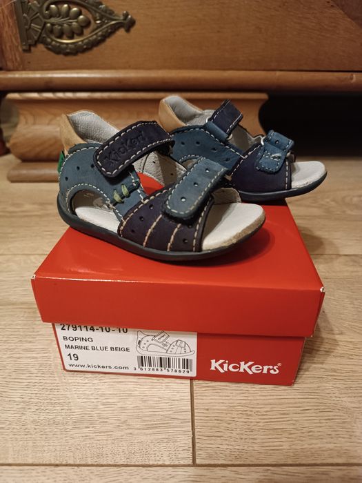 Sandały kickers r.19 niebieskie chlopiec