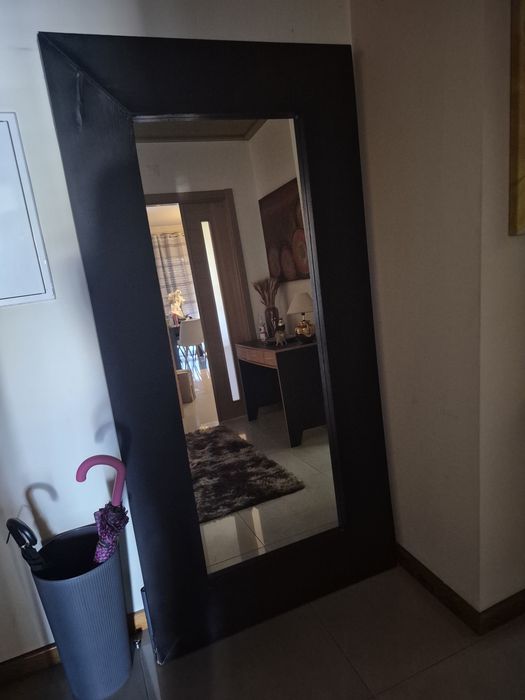 Conjunto de mesa e aparador, espelho