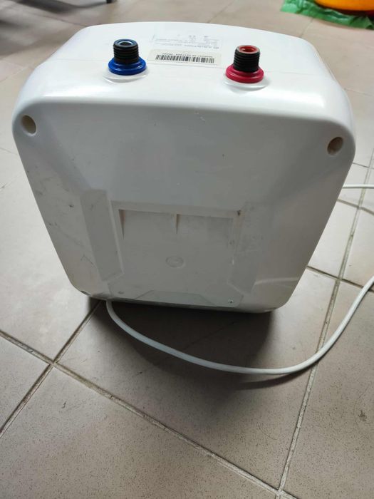 Elektryczny podumywalkowy podgrzewacz wody