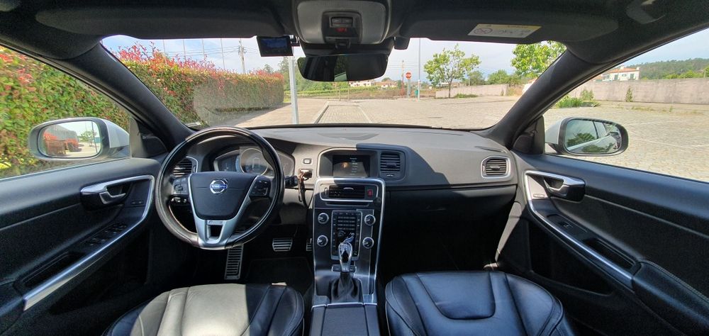 Volvo V60 D6 R-Design Momentum (modelo 2016)
