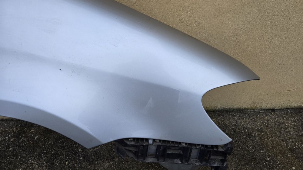 VW Touran I Lift 1T0 błotnik prawy przedni oryginał LA7W