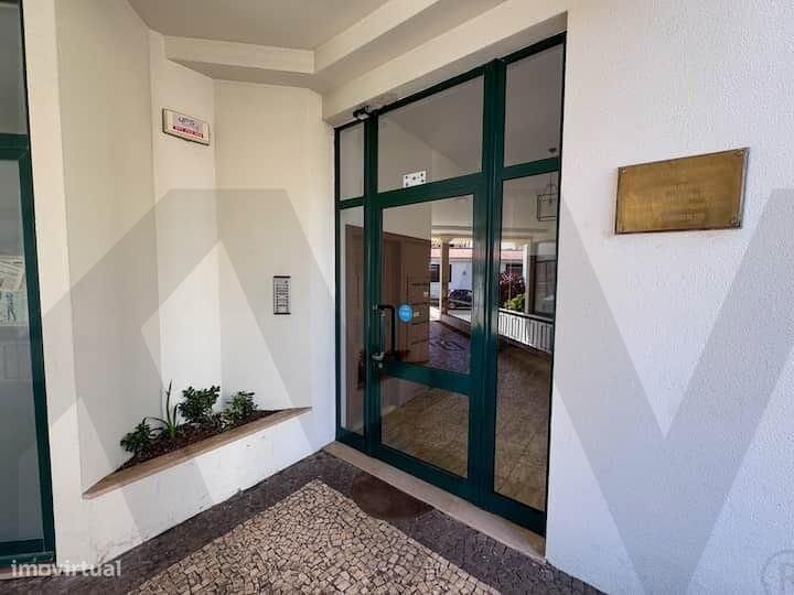 Apartamento T1 Mobilado e Equipado no Centro do Caniço