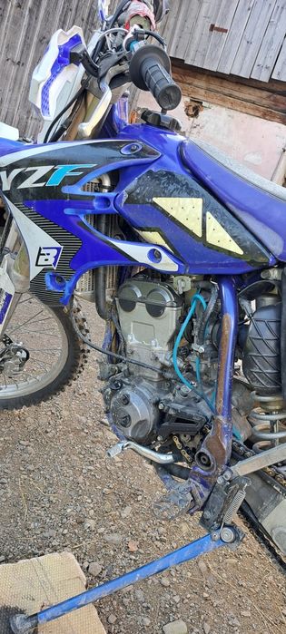 Мотоцикл Ямаха VZF 250 кубів 45 кінських сил