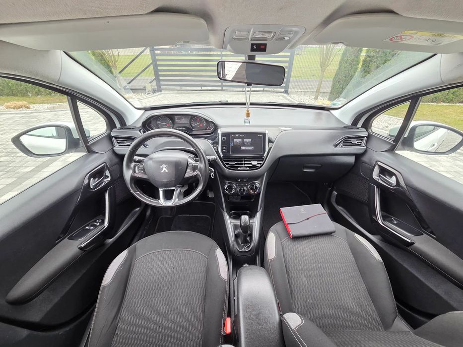 Peugeot 208 _2015_1.6 hdi_140 000km_NAVI_klima_parki_OPLACONY