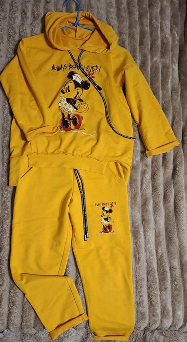 Кастюм на девочку