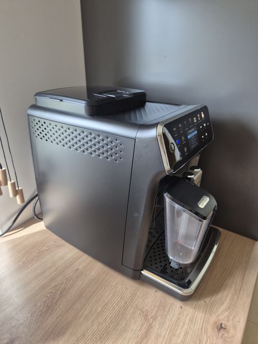 Ekspres PHILIPS  Lattego - 12 rodzajów kawy - GWARANCJA