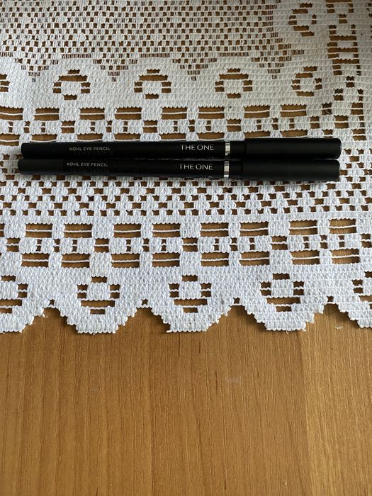 Kredka do oczu czarna