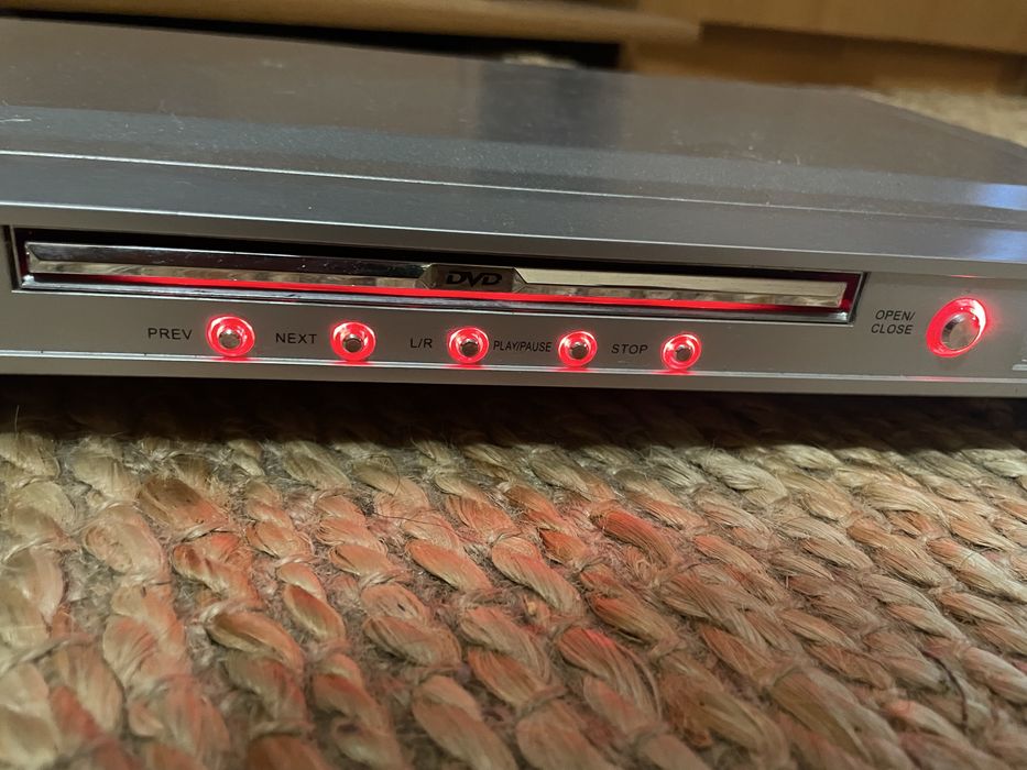 Продам DVD player Denki
