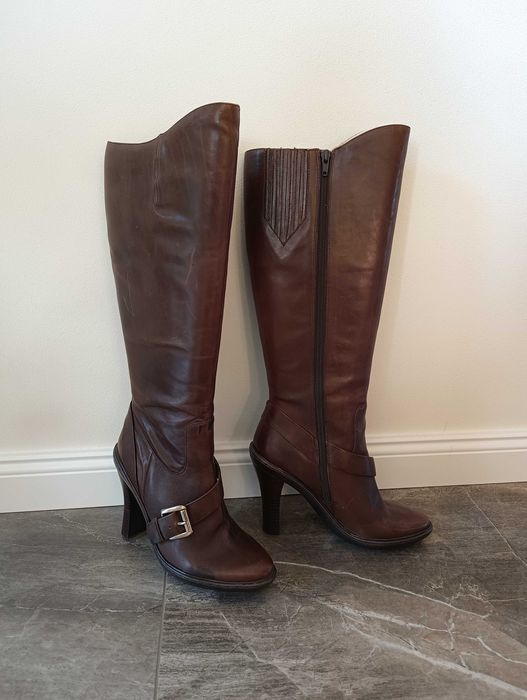 Brązowe skórzane kozaki na obcasie Nine West rozm.39