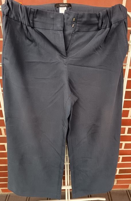 Calças de mulher pantalonas, de corte direito