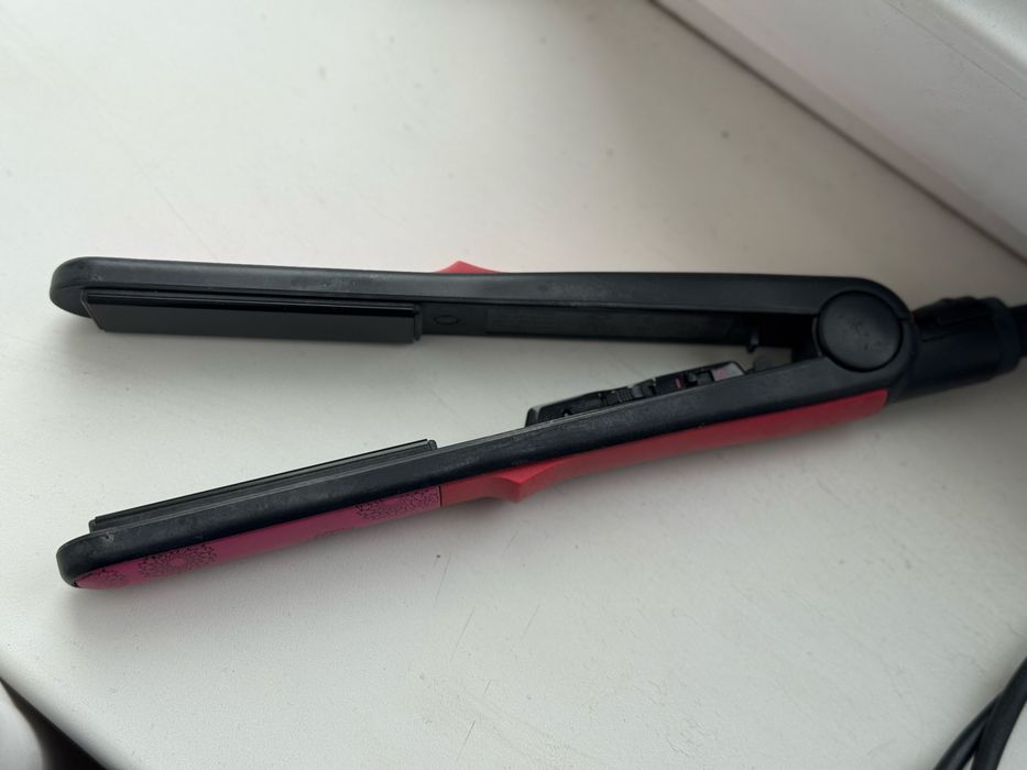 Выпрямитель для волос Philips HP4686/22