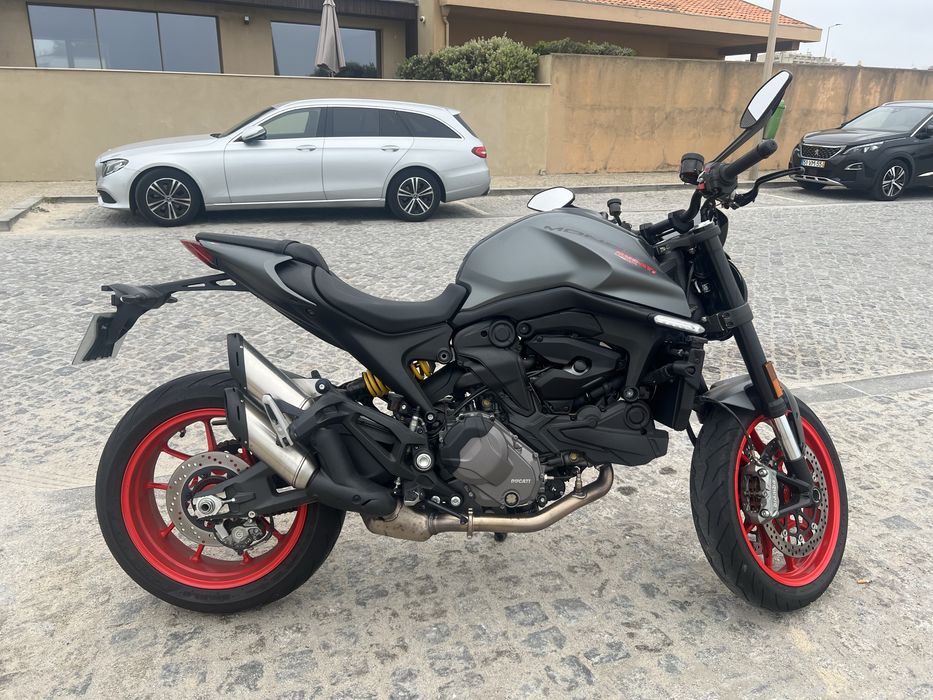Ducati Monster 937 – 2021  Cinzento Mate – Excelente Estado