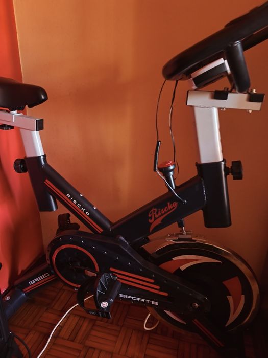 Vendo bicicleta Riscko para usar em casa
