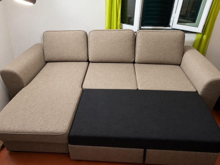 Sofá cama com chaise long