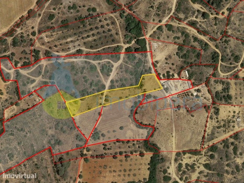Terreno rustico perto centro Vila Pera