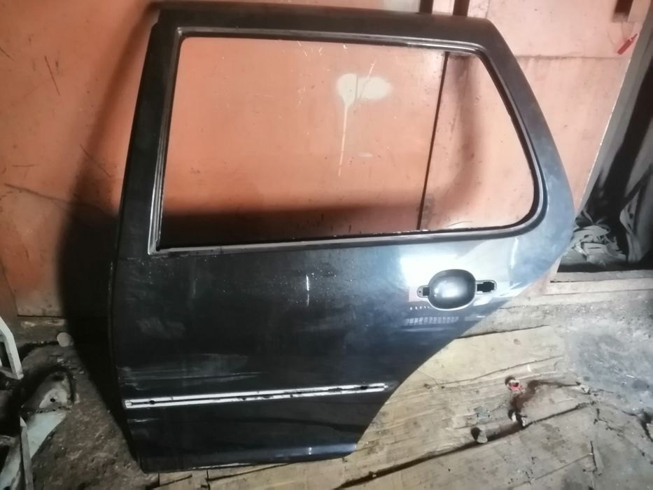 Golf 4 двери левые передние, левые задние