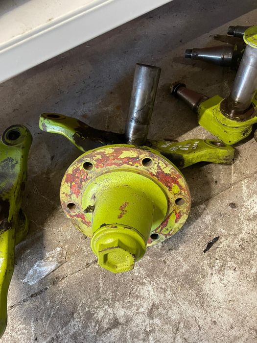 Używana oryginał Claas zwrotnica lewa Claas Mega piasta 694207