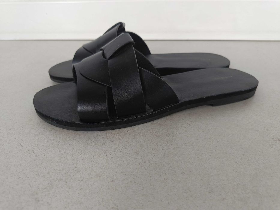 Klapki czarne DIVERSE