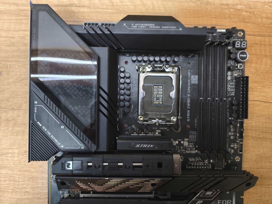 ASUS płyta główna ROG STRIX Z890-E GAMING WIFI box gwarancja nr. 560634