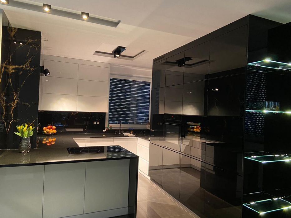 Blaty schody parapety stoly kominki granit marmur