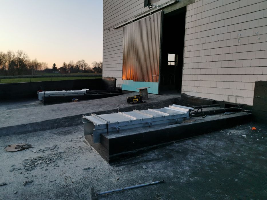 Zgarniacz wygarniacz obornika