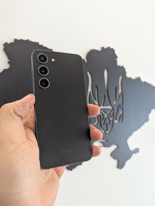 Samsung s23 256gb black.