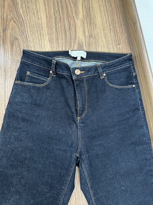 Джинси скіні