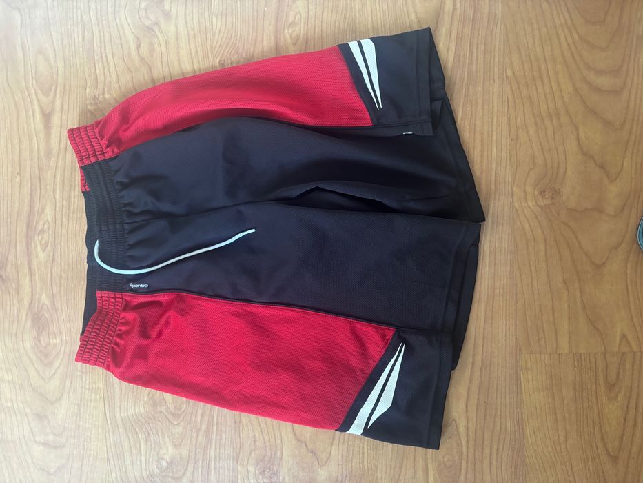Vendo equipamento de basket dos EUA do Lebbron James