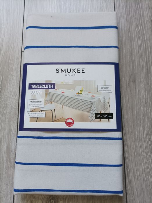Obrus marki Smukee