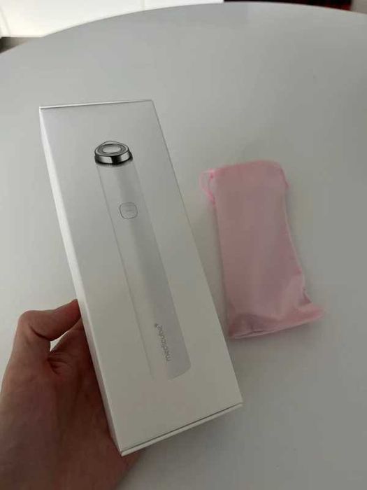 Medicube Age-R Booster Pro Mini (original) + case/etui