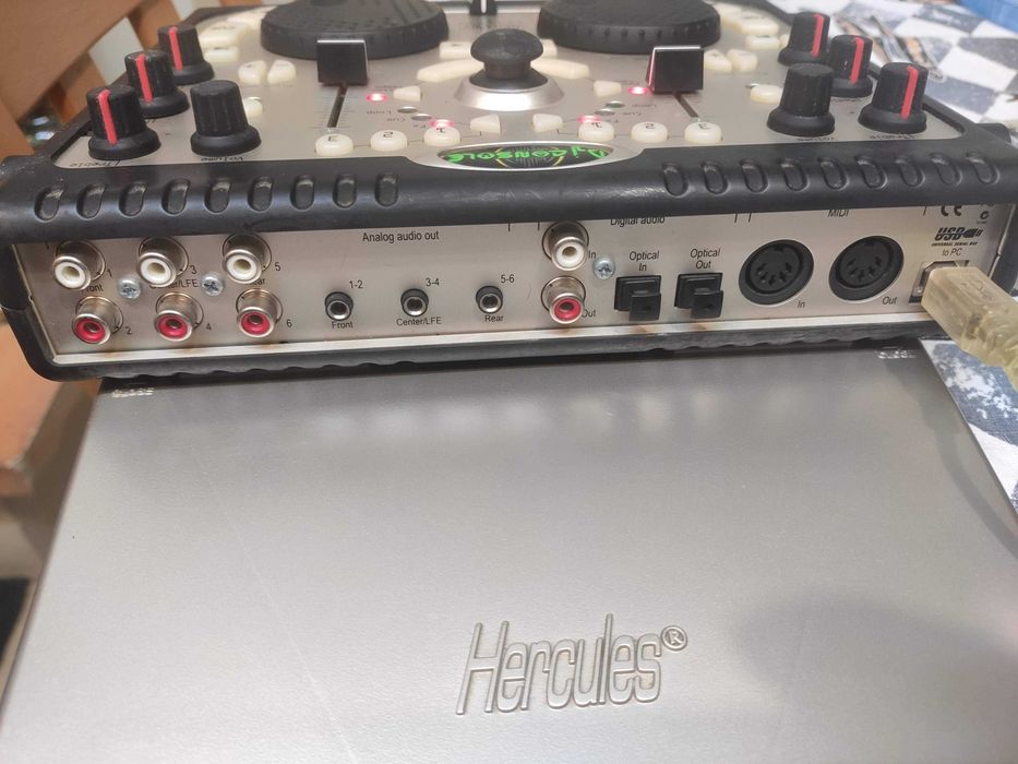Hercules DJ Console