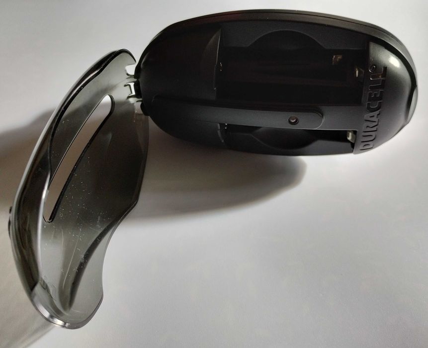 Ładowarka do akumulatorków Duracell CEF-20 + 2 Aku