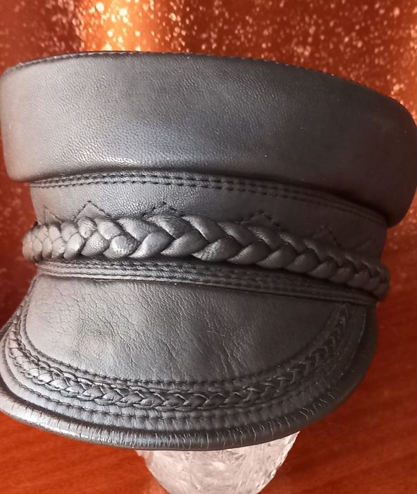 Продам кожаную кепку