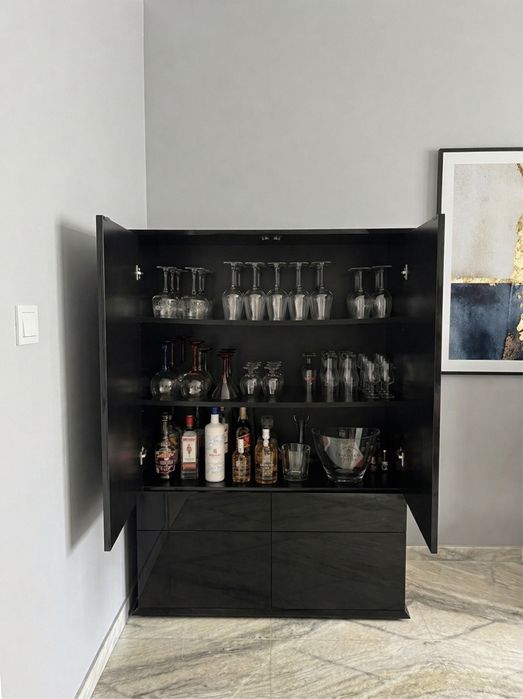 Móvel Bar / Aparador Design Moderno – Preto Lacado e Espelhado
