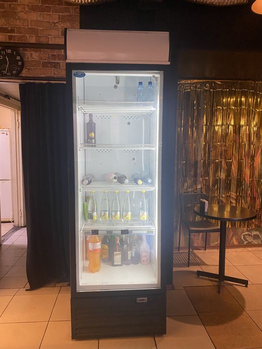 Продам Холодильник для напоїв б/у