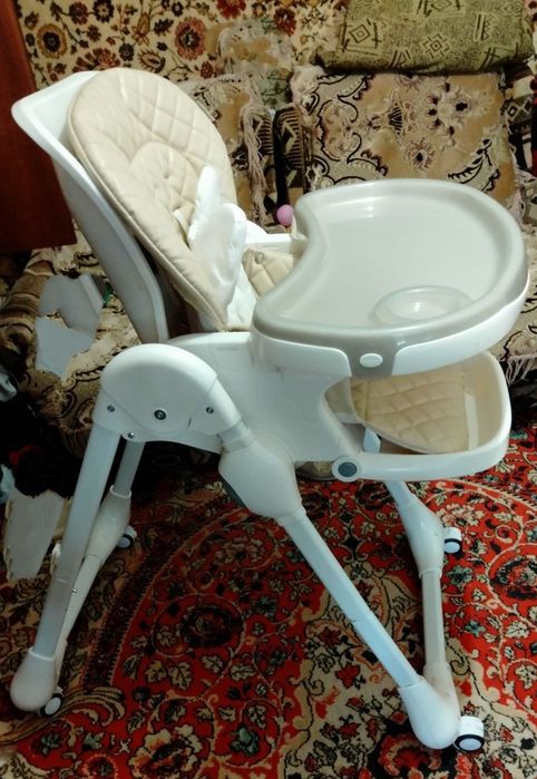 Детский стульчик для кормления