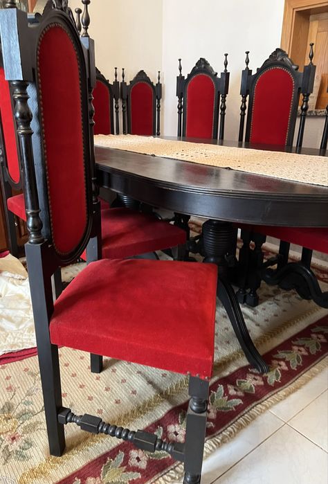 Mesa clássica + 8 cadeiras