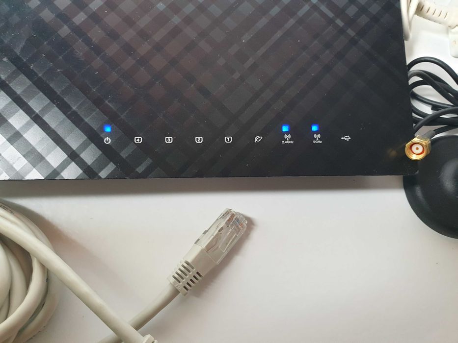 WI FI роутер ASUS RT-AC66U AC1750 Gbs USB  2.4 GHz 5 GHz комплект