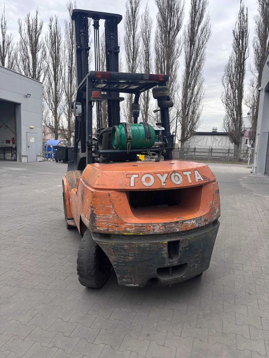 wózek widłowy Toyota na LPG