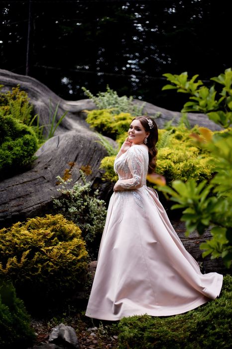 Шикарна випускна сукня, в єдиному екземплярі пошита  під замовлення