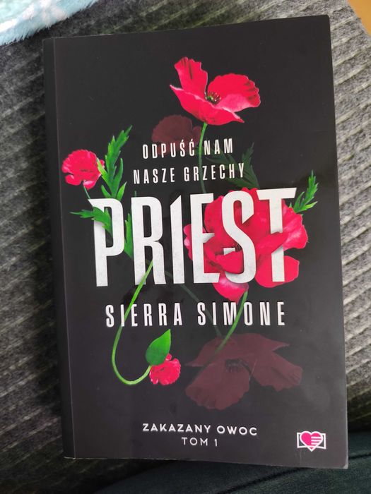 ,,Priest'' Sierra Simone