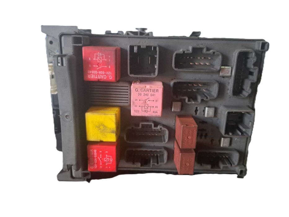 CAIXA DE FUSIVEIS RENAULT LAGUNA 2.2 DCI 2004