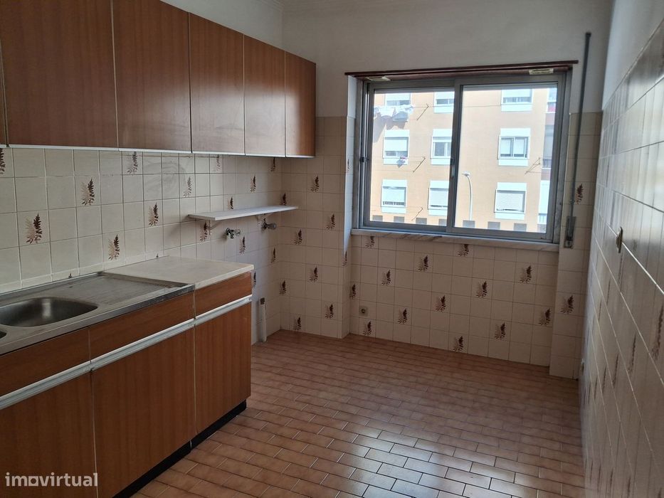 Casal S. Brás- Amadora T2 conservado