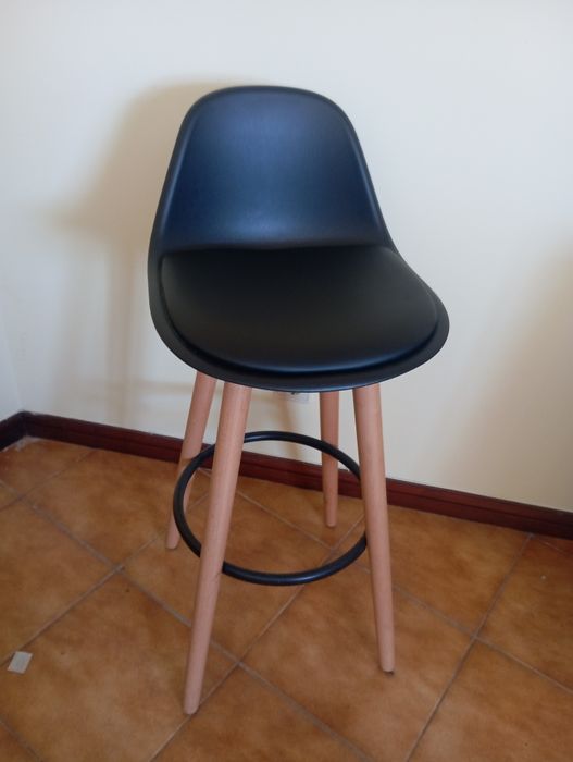 Bancos altos Novos