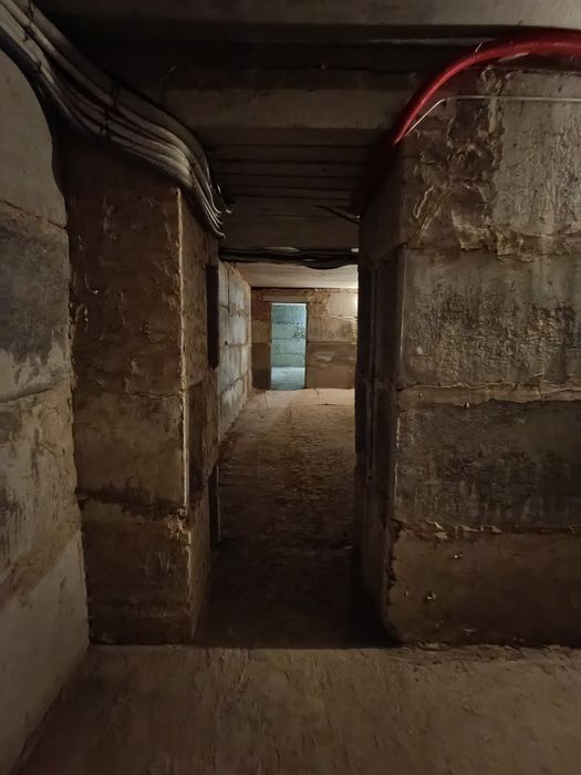 Продам нежитлове приміщення! Район Пивзавод. Вул. Ясна. ФАСАД. Цоколь!