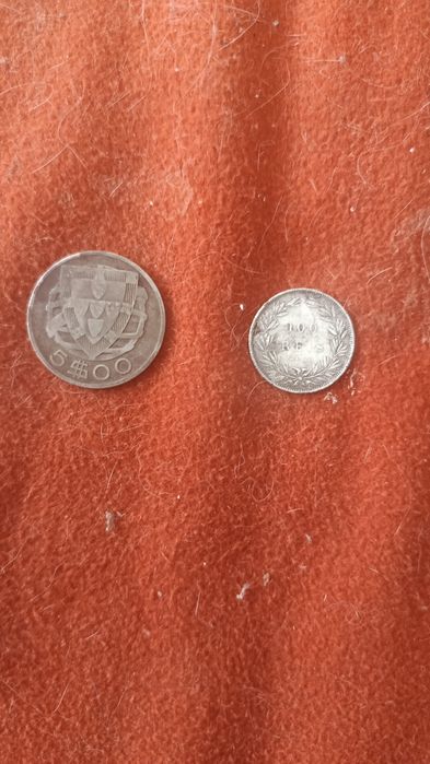 Três Moedas em prata