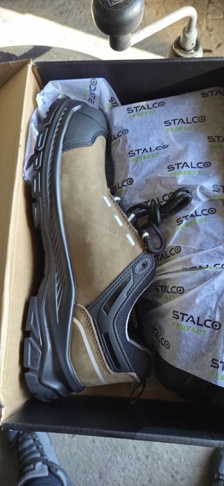 Buty nowe robocze stalco perfect