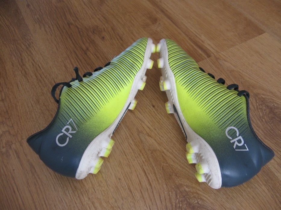 Korki buty piłkarskie 34 CR7