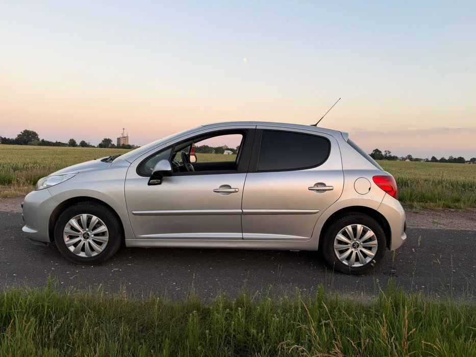 Peugeot 207 benzyna