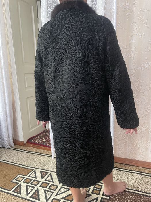 Женская шуба из каракуля